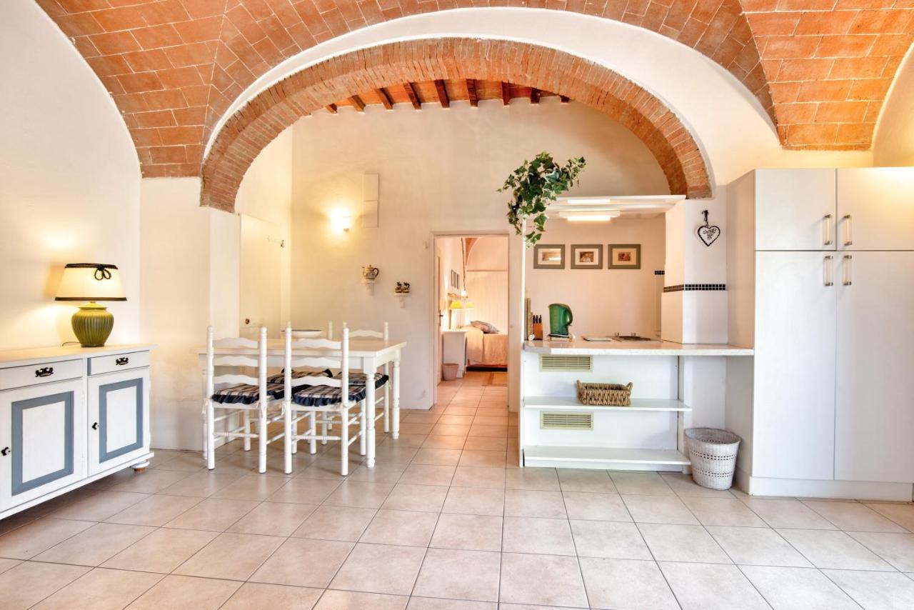 סן ג'ימיניאנו Appartamenti Villa La Fonte מראה חיצוני תמונה